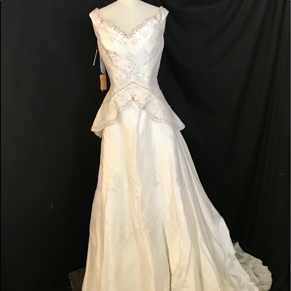 St. Pucchi Dresses & Skirts - NWT St. Pucchi 9132 Silk White Wedding Dress 10